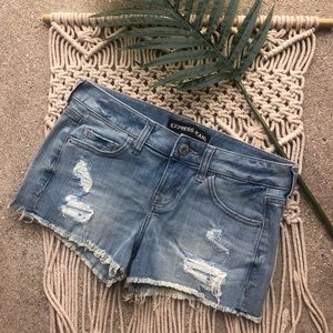 New Express Distressed Jean Shorts Size 0